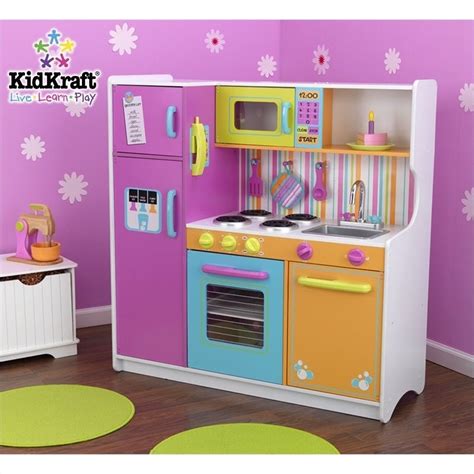 The kidkraft play kitchen sets provide everything your child needs to inspire their culinary creations in their imaginary world. KidKraft Deluxe Big & Bright Kids Play Kitchen - 53100