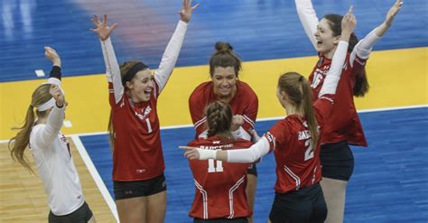 No 1 Wisconsin Badgers Prepare To Open Womens Volleyball Season