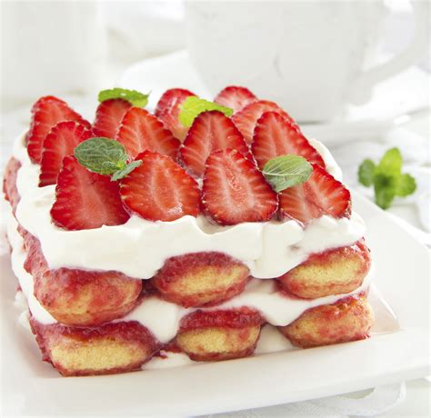Recette Tiramisu aux fraises en vidéo g com Recette Recette tiramisu fraise Tiramisu