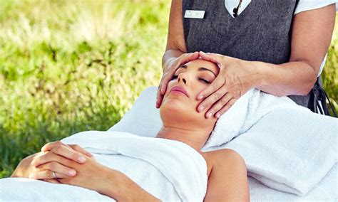 Choice Of 90 Or 150 Minute Pamper Package At Lekkerwijn Historic Count Hyperli