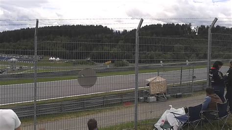 Der hausherr ist im ersten training am red bull ring mit einer rundenzeit von 1:05,910 minuten der schnellste. F1 Formel1 Staubsauger Sound Red Bull Ring 2014 ...