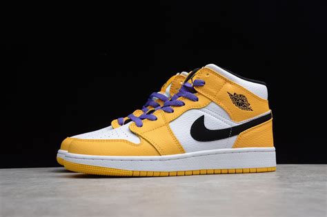 Share yours — take your best photo and share on instagram or twitter with the tag #airjordancollection. Nike Air Jordan 1 Mid SE Lakers University Gold Black Pale ...