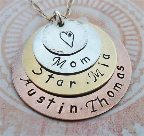 Personalized Mom Necklace Mothers Day