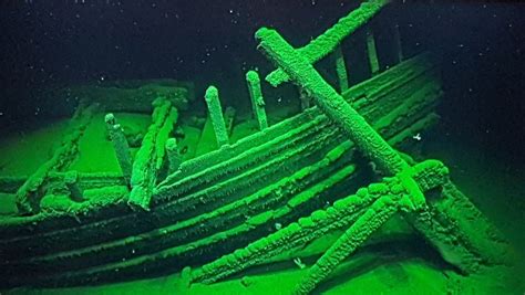 Archaeologists Discover 2000 Year Old Roman Ship And 20 Other