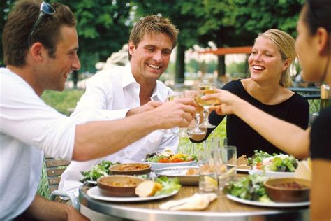 The person left with the larger piece of. How the French eat lunch better than us - Chatelaine