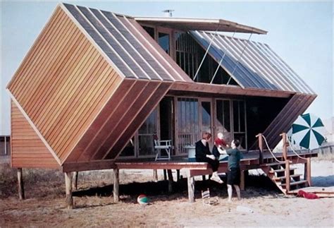 The fire island cabin, owned by the appalachian mountain club (amc) offers members an accessible and affordable way to explore a unique destination, educate themselves about ocean and bay ecology, and utilize the cabin's fleet of kayaks, canoes and sailboats. Travelettes » » My guilty pleasure: cabin porn