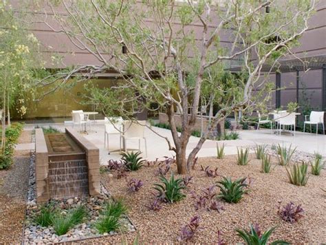 West Valley Hospitals Use Healing Gardens To Reduce Patient Stress