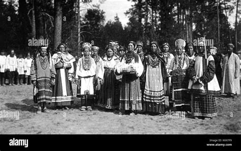 Russian Women Wait For Nicholas Ii In Sarov Monastery Stock Photo Alamy