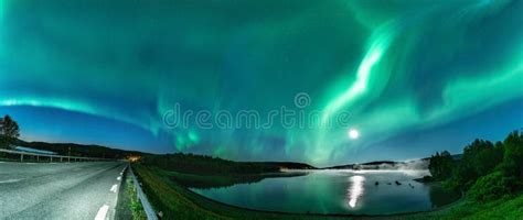 Panoramci Aurora Borealis Northern Green Lights With Full Moon And