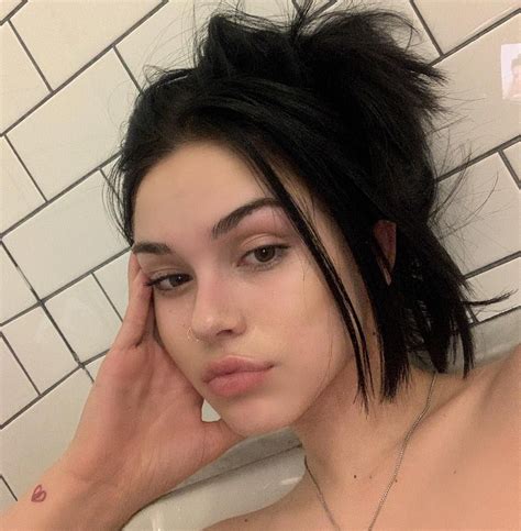 Image May Contain 1 Person Closeup Maggie Lindemann Pretty People Beautiful People Gorgeous