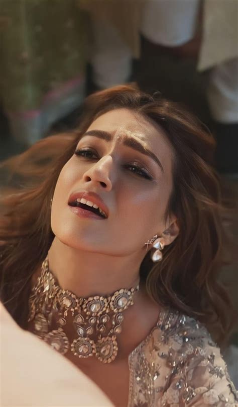 That Kriti Sanon Face When She Wants You To Cum Hard On Her Face 💦💦💦💦💦 Rlustiwood