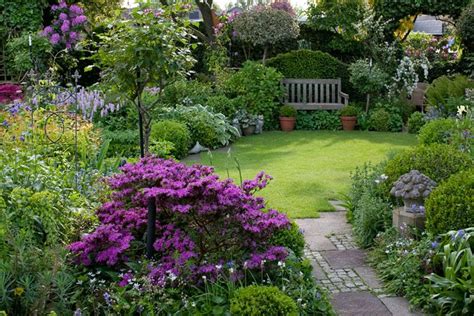 Groß oder klein, mit rutsche und schaukel oder einfach nur ein kleines reich für sich: Ideen für kleine Gärten - Gartenzauber | Gartengestaltung ...