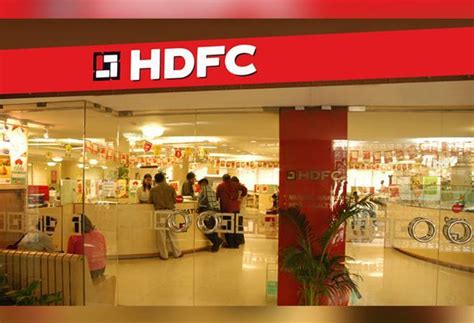 Share price of star health and allied insurance limited today. HDFC share price falls over 3% after China's central bank ...
