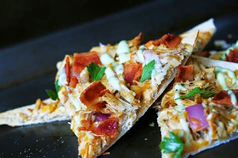 Buffalo chicken bacon ranch flatbread pizza buffalo chicken bacon ranch flatbread pizza is the perfect appetizer for your next game day party. I Thee Cook: Chicken Bacon & Avocado Ranch Flatbread Pizza