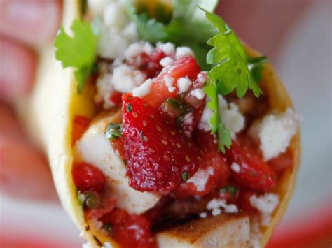 The pioneer woman's best chicken recipes. Grilled Chicken Tacos with Strawberry Salsa Recipe | Ree ...