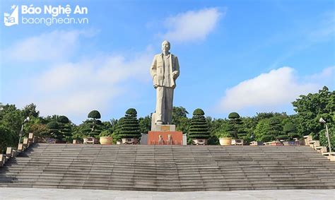 Quảng Trường Hồ Chí Minh Và Tượng đài Bác Hồ Nơi Tái Hiện Hình ảnh