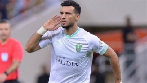 اللاعب عمر السومة لاعب كبير ومميز. عمر السومة يزيد الغموض حول مستقبله مع الأهلي السعودي