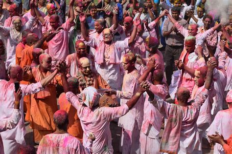 Dol Yatra Holi 2018 Belur Math D090 Celebration Of Dol Yat Flickr