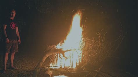 Bonfire Vs Campfire What Is The Difference