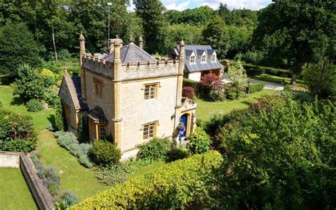 Uks Smallest Castle On Sale For £550000