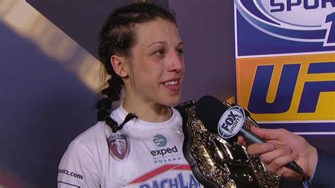 Joanna Jedrzejczyk Wins Ufc Women S Strawweight Title Youtube