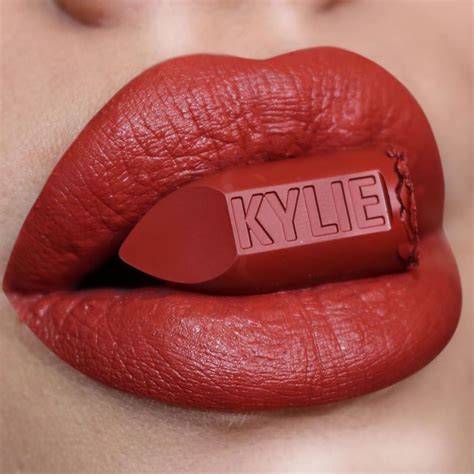 Rendezvous Lipstick Kit In 2020 Lipstick Lip Swatches Kylie Cosmetic