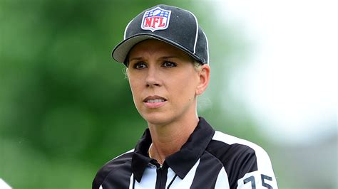 Sarah Thomas Nfls First Female Official Gets Her Crew Assignment