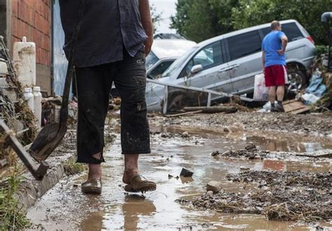Κύριε, στήριξέ με και φύτεψε στην καρδιά μου την αγάπη και το μεγάλο σεβασμό για σένα. 20 ΝΕΚΡΟΙ ΚΑΙ ΑΡΚΕΤΟΙ ΑΓΝΟΟΥΜΕΝΟΙ ΑΠΟ ΠΡΩΤΟΦΑΝΕΙΣ ...