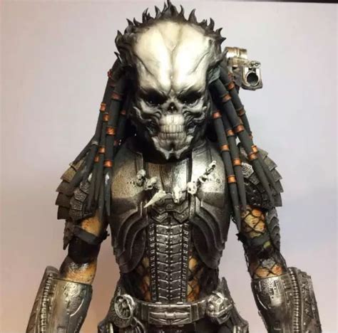 Pin By Jason Robicheau On Art Mix Predator Alien Art Predator Alien Predator Costume