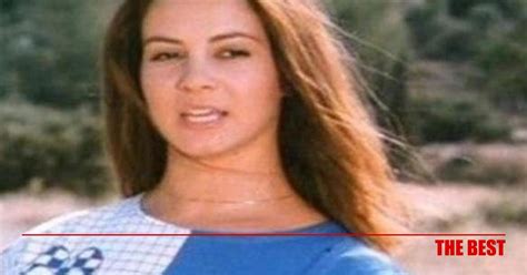 Ο τάκης βουγιουκλάκης φέρνει στο μυαλό του την αδελφή του αλίκη βουγιουκλάκη και μιλά. H Έφη Πίκουλα και ο σύζυγος της Τάκης Βουγιουκλάκης πήγαν ...