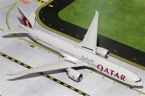 Highly Detailed Gemini Jets Diecast Model Airplane Qatar Airways Boeing