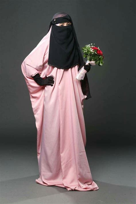 Pin By Paul Faircloth On Hijab Fashion Niqab Fashion Modest Outfits