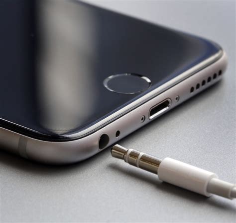 How to change the charging port in the iphone 7. Bye-bye earbuds? Apple iPhone 7 could go wireless ...