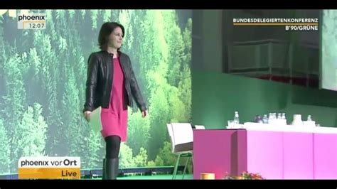 Schuleschwänzen war wohl schon in ihrer jugend unter ihresgleichen. Annalena Baerbock - Rede - Hannover - 2018 - YouTube