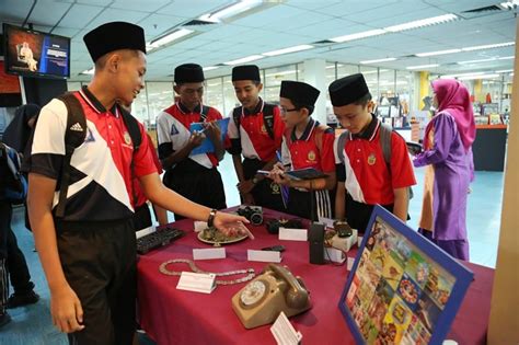 Pengadilan agama malang beserta ibu darmayukti mengadakan kegiatan bakti sosial di yayasan panti asuhan yatim piatu/dhuafa ulul albab yang berlokasi di graha survey masyarakat. Lawatan daripada SMK Agama Bandar Penawar, Kota Tinggi ...