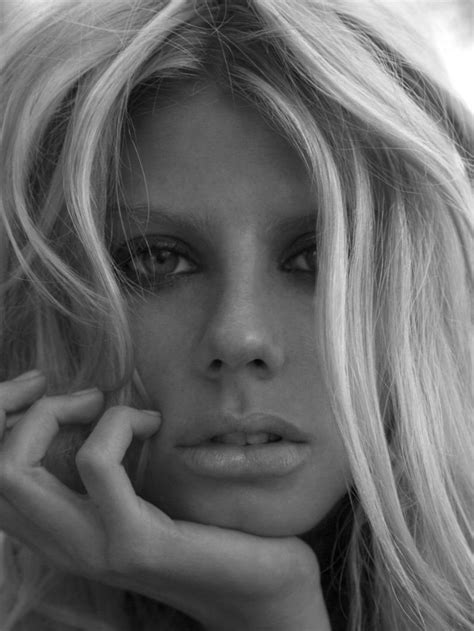 Charlotte Mckinney Nude And Sexy 21 Photos Thefappening