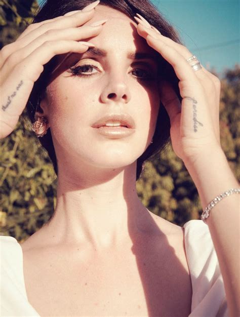 Lana del rey has interesting tattoo collections decorating her glamorous glowing skin. Lana Del Rey. - Tattoologist