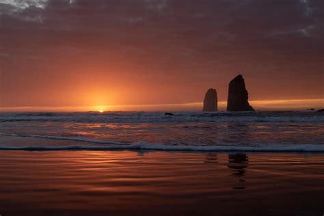Long Time Lurker First Time Posting—a Rare Cannon Beach Sunset In Winter Oregon 5304 × 3536