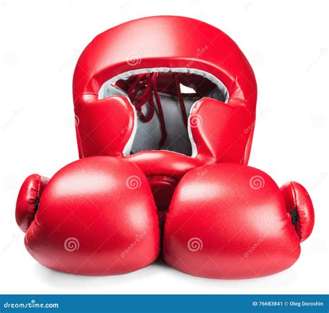 casco del boxeo y guantes rojos imagen de archivo imagen de ejercicio combatiente 76683841