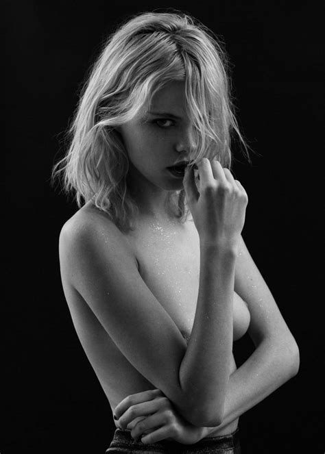 Julia Almendra Sexy Topless 7 Photos TheFappening