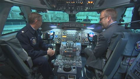 Aber der ein oder andere klassiker würde uns da schon einfallen. Inside Air Force One: Cockpit - YouTube