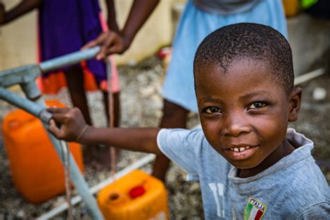 Six mois après l'ouragan Matthew : « Les enfants d'Haïti attendent beaucoup de nous » | UNICEF ...