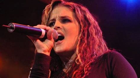 Elvis Presleys Daughter Lisa Marie Presley Dies Aged 54 Due To Cardiac