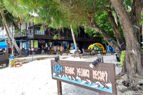 Redang pelangi prides itself for being a great value resort providing our satisfied customers with simple accomadation, buffet meals and fun snorkelling trips. 热浪岛酒店和度假村 - HolidayGoGoGo