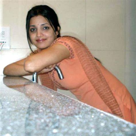 Simran Preet Kaur Attractive Punjabi Housewife Hot And Sexy