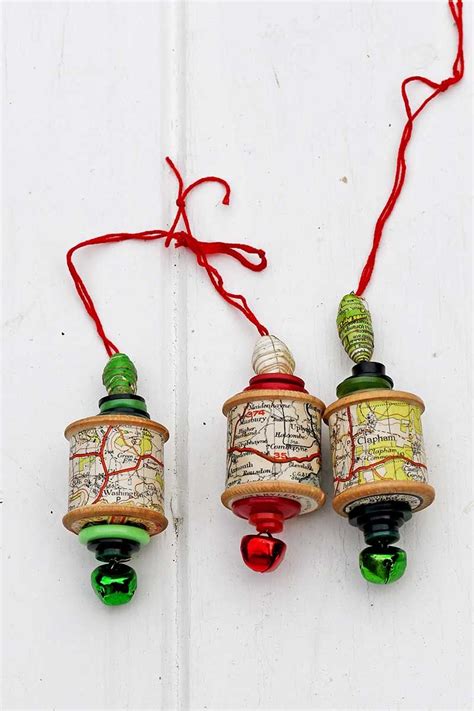 Upcycled Cotton Thread Spools With Maps To Create A Special Christmas