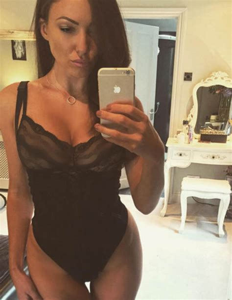 Love Islands Sophie Gradon Strips Down For Sexy Underwear Video