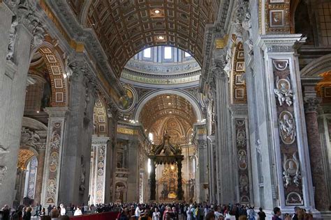 The basilica is built out of travertine stone and measures 220 m (750 ft) in length, 150 m (500 ft) in. St Peter Basilica in Rome - 5 things you might not know