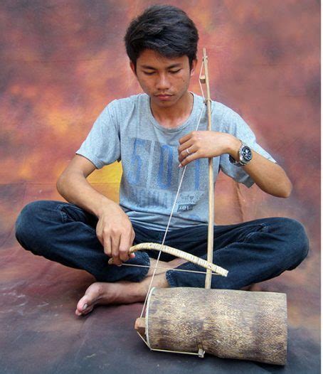 Tarawangsa mempunyai dua dawai yang biasanya dibuat dari kawat besi atau baja. 15+ Alat Musik Gesek Tradisional dan Modern Penjelasannya ...