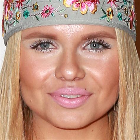 alli simpson s makeup photos and products steal her style